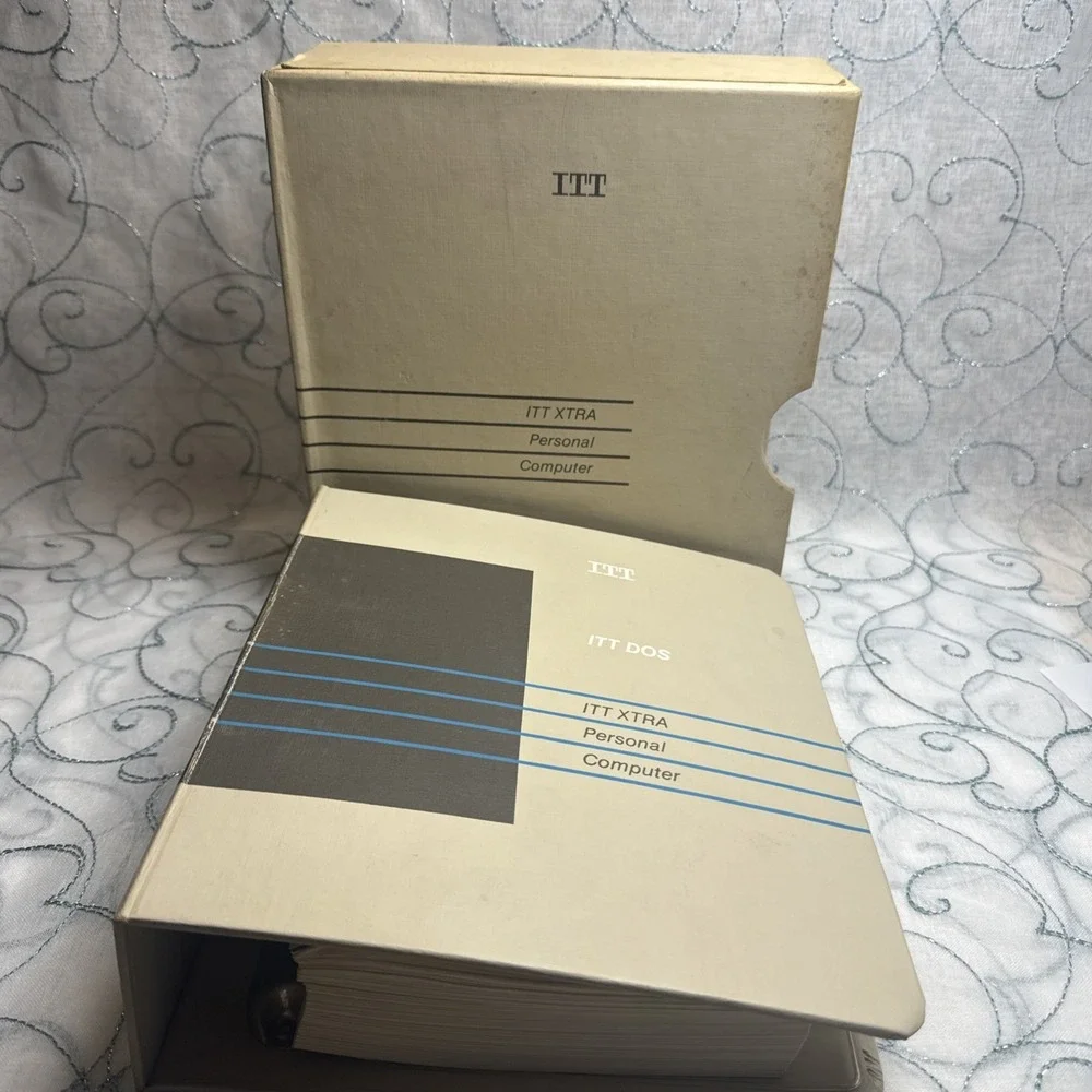 Vintage ITT XTRA‎ Personal Computer ITT DOS Manual Binder 1985 w/ Tabs